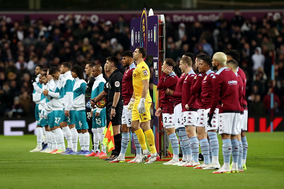 Aston Villa: La familia real anima al equipo de Gerrard